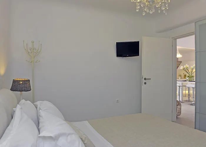 Paros Butterfly * Pounda