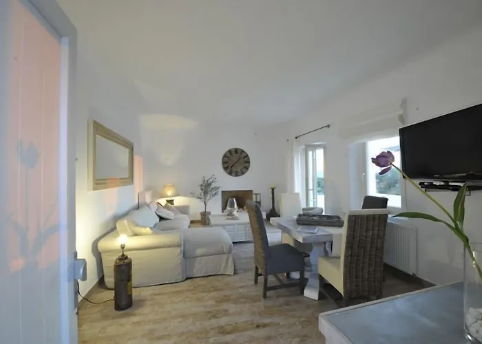 Paros Butterfly * Pounda